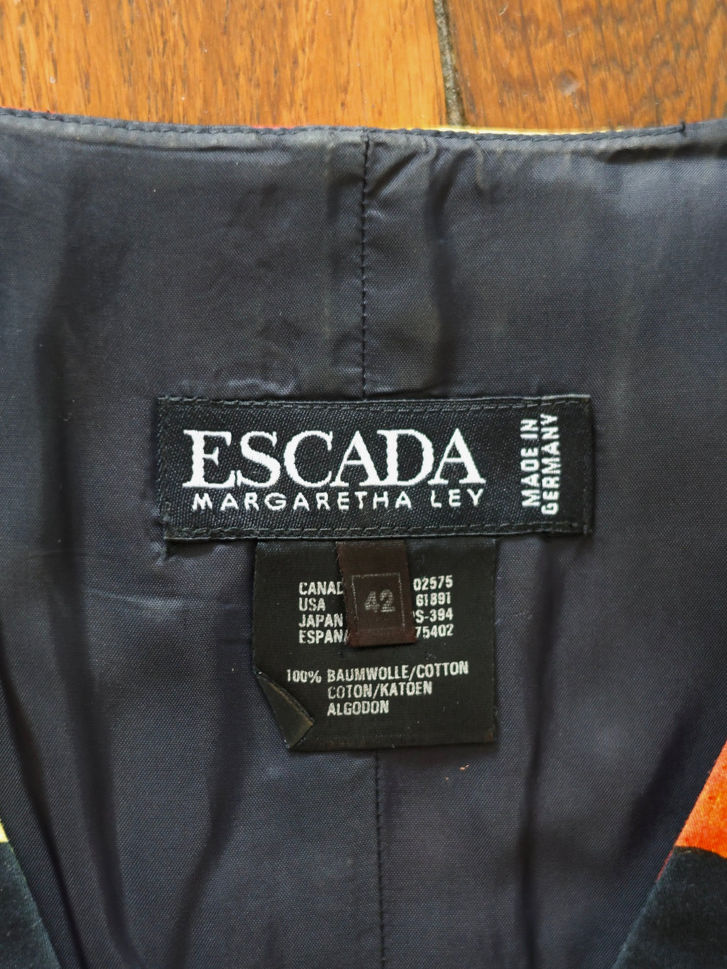 Gilet vintage Escada Margaretha Ley à imprimé pommes Ley 80s 90s