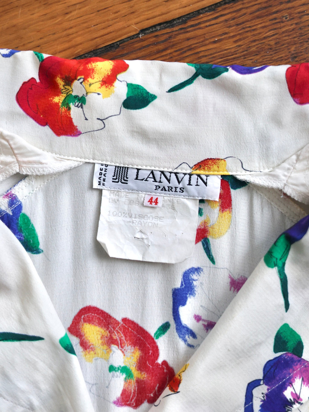 Étiquette Lanvin Paris Made in France d'un chemisier vintage circa 1990