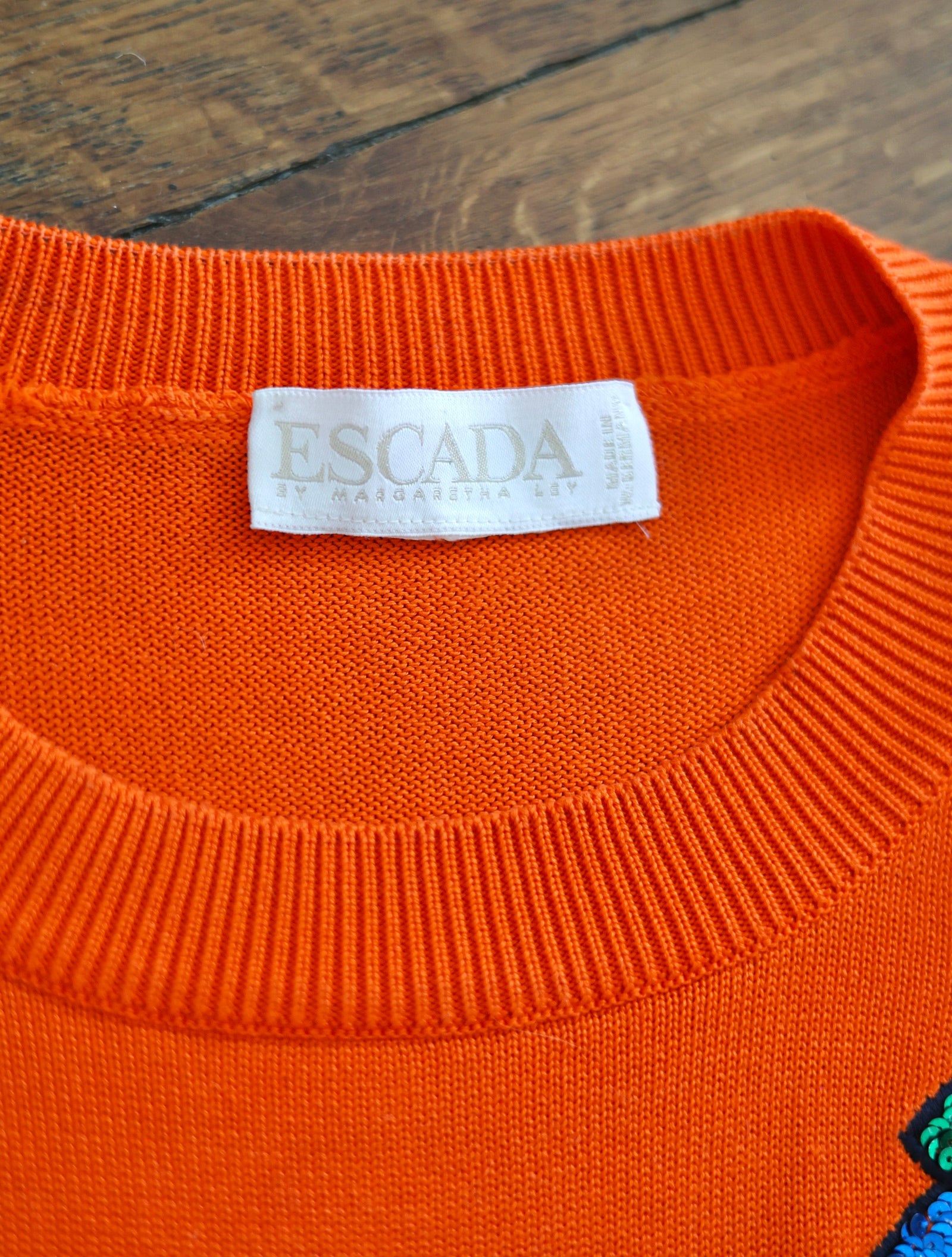 Pull Escada by Margaretha Ley panthère et tortues à sequins