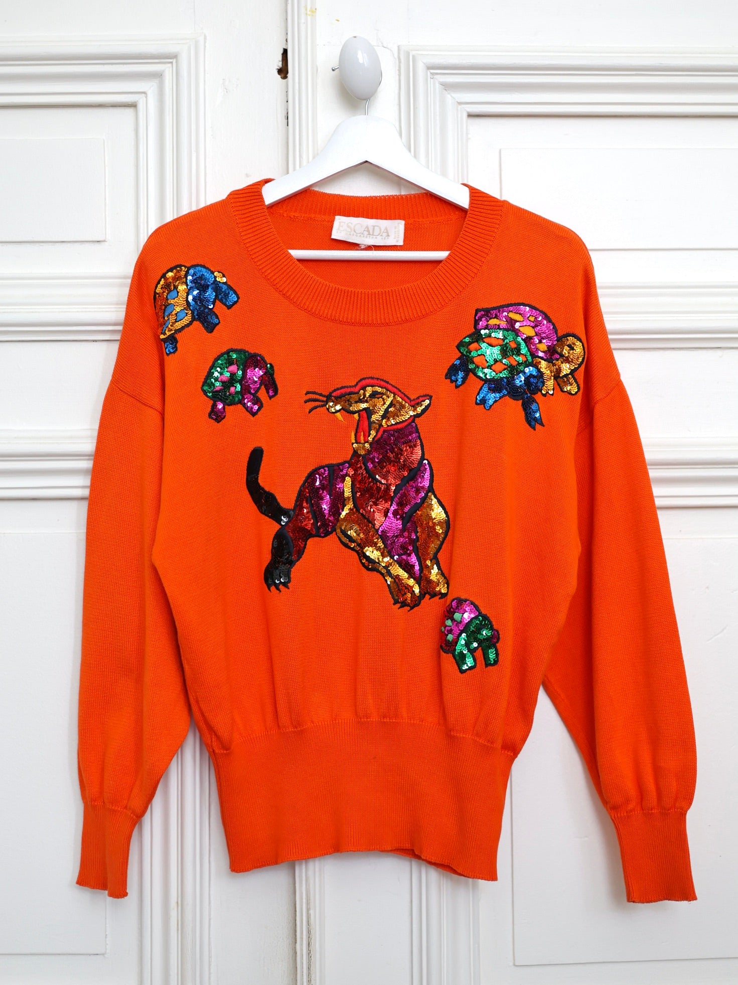 Pull Escada by Margaretha Ley panthère et tortues à sequins
