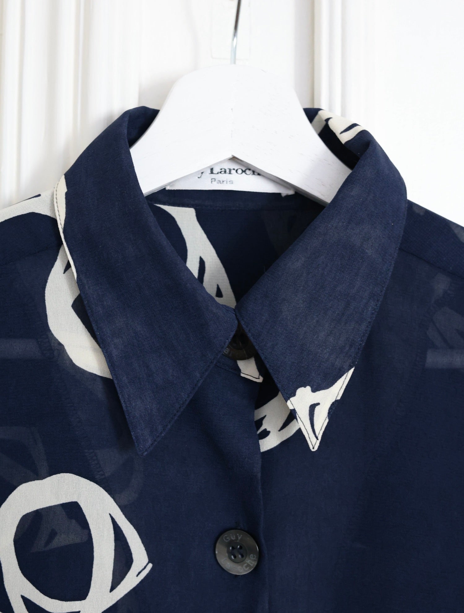 Chemisier vintage Guy Laroche Paris 38  fluide bleu marine imprimé graphique
