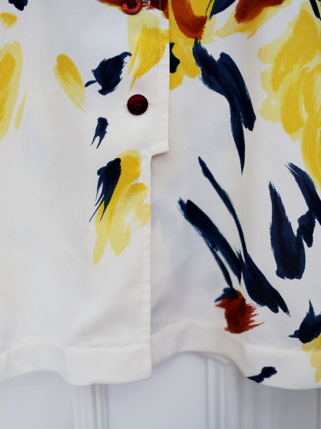 chemisier vintage Louis Féraud, blouse Louis Féraud vintage, mode vintage années 1980, chemisier floral vintage, imprimé artistique, style arty chic, pièce vintage de créateur, Pau wu pauwu 