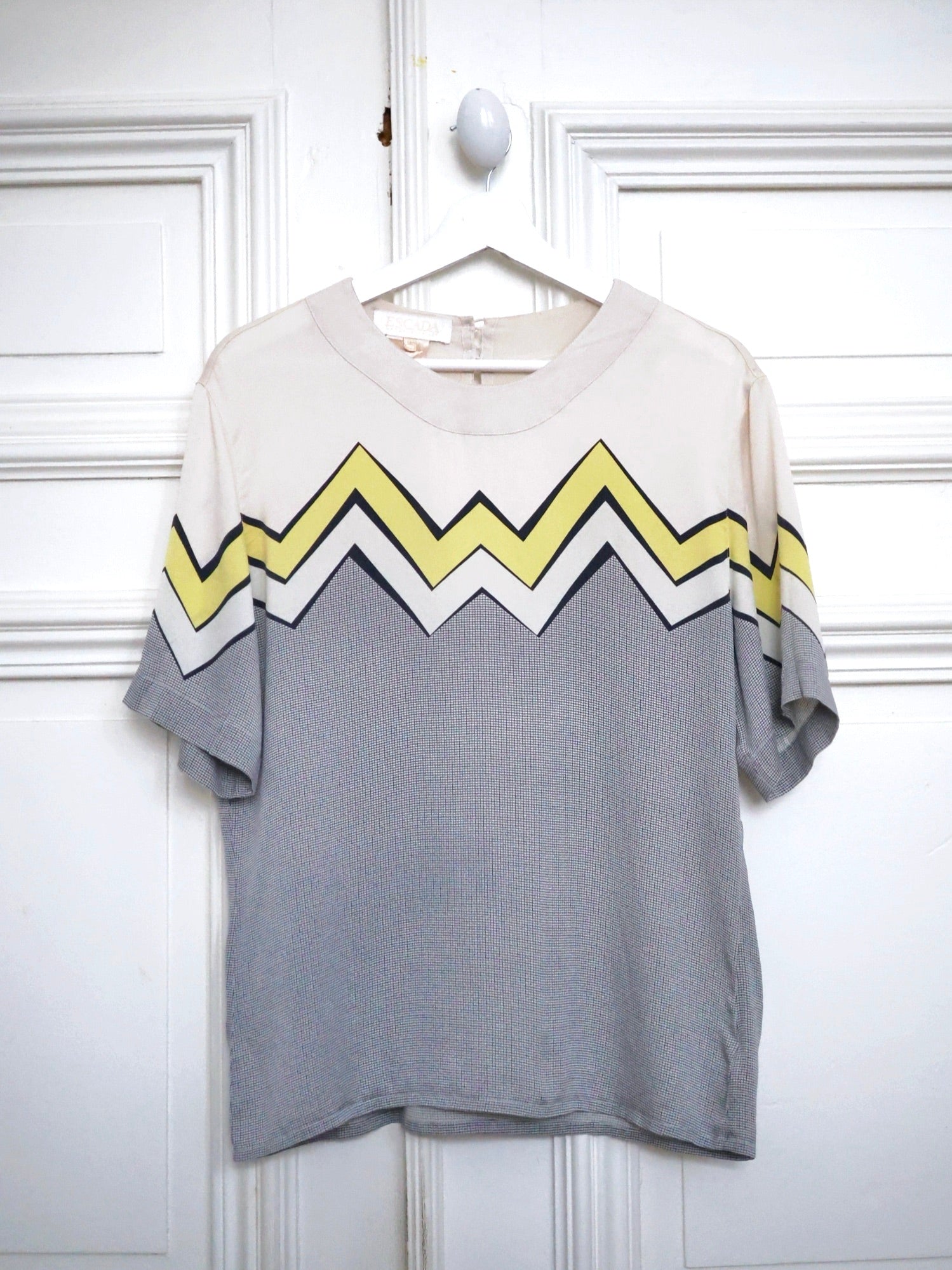 Blouse en soie motif zigzag Escada