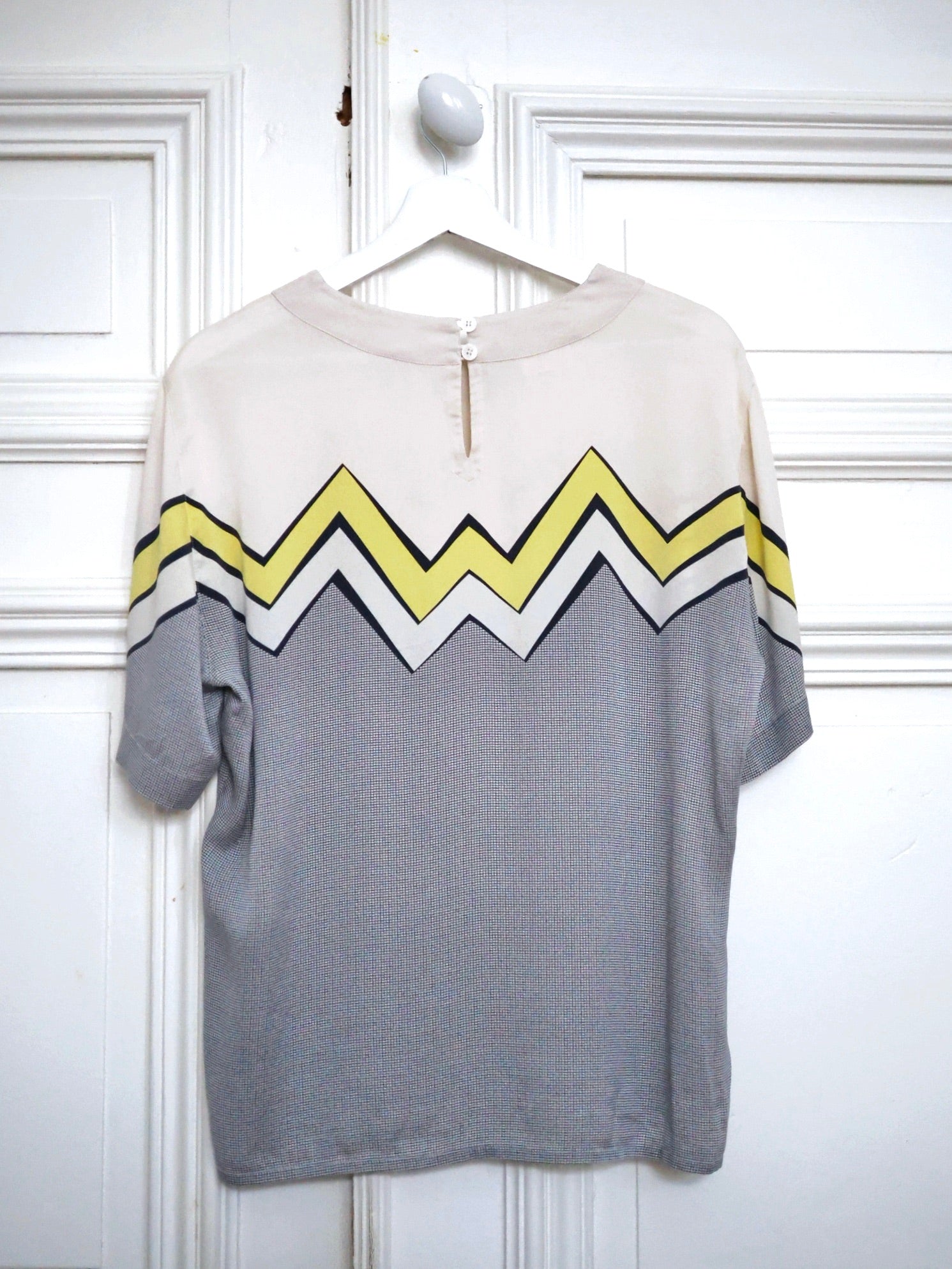 Blouse en soie motif zigzag Escada