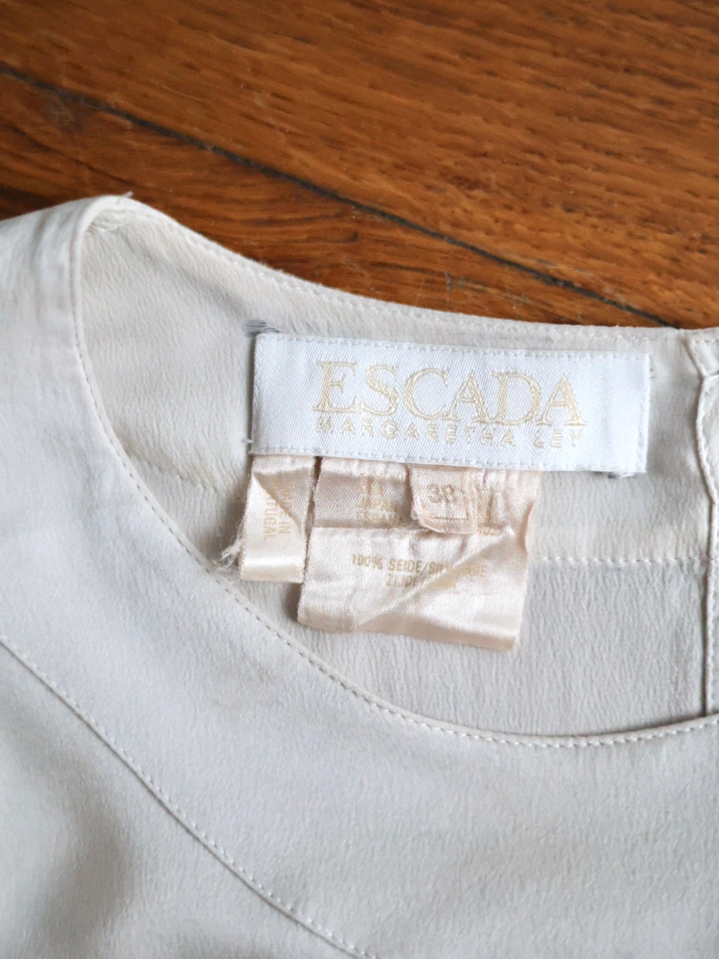 Blouse en soie motif zigzag Escada
